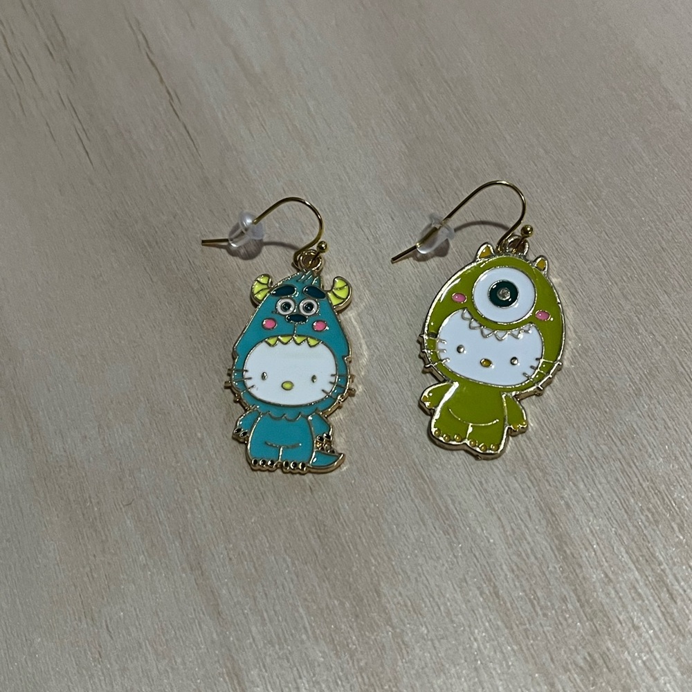 Best Friends Kitty Dangle Earrings